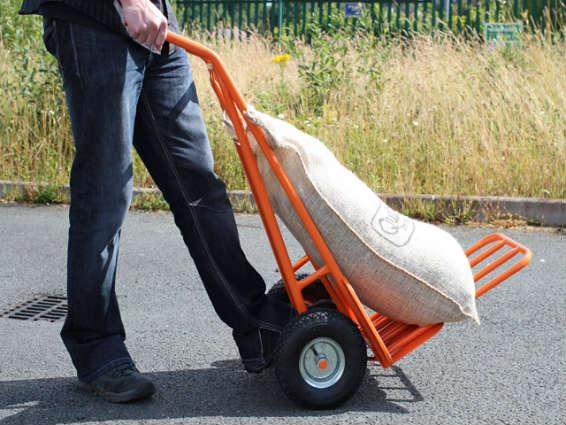 xe đảy hàng hóa