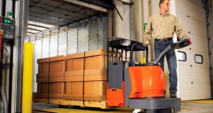 5 điều cần tránh khi sử dụng xe nâng hàng hóa bằng tay