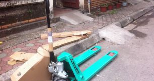 Mẹo giúp bạn chọn được chiếc xe nâng hạ hàng hóa chất lượng giá tốt